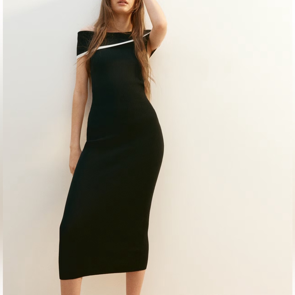 Ribbed knit Off-Shoulder Dress